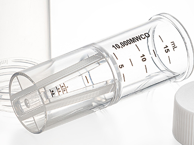 截留分子量標識和體積刻度絲印在過濾器側(cè)面，便于識別