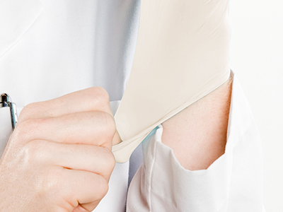 拉伸強(qiáng)度高，不易破，降低手套損耗